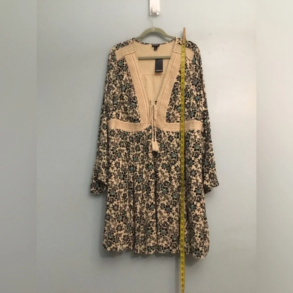 torrid Cream Floral Crochet-Trim Maxi Dress with Teal Accents - Picture 3 of 16